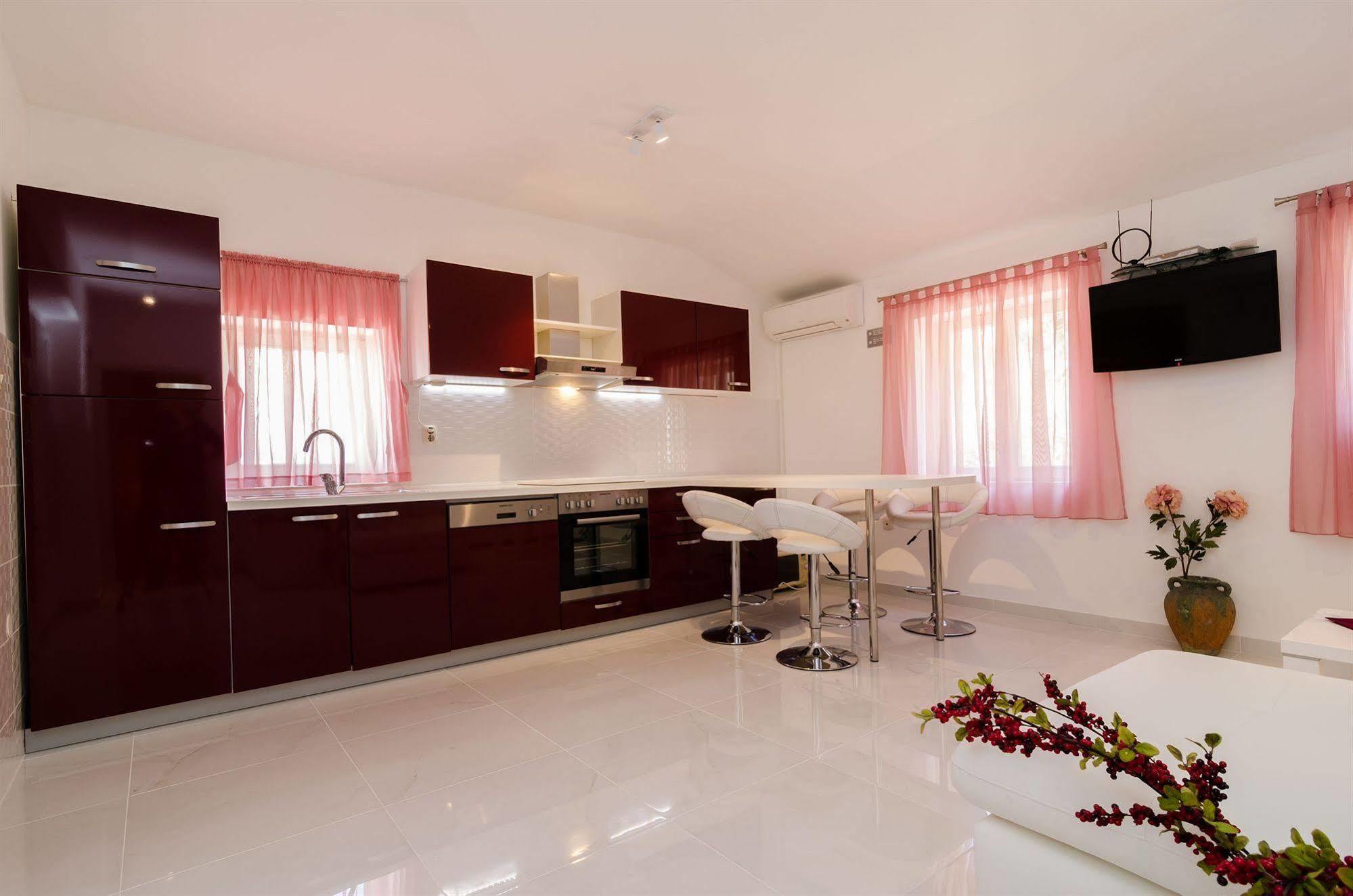 Mare Apartment